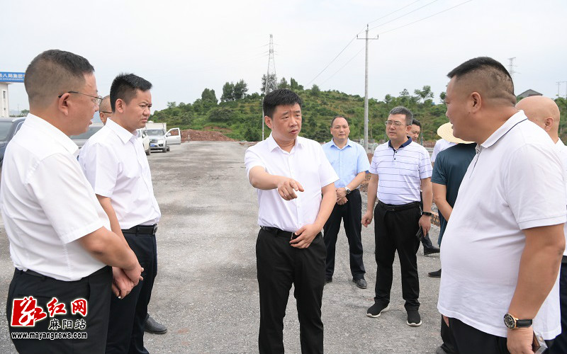 江涛调研督导麻阳高铁西站站前广场建设和重点行业领域安全生产工作